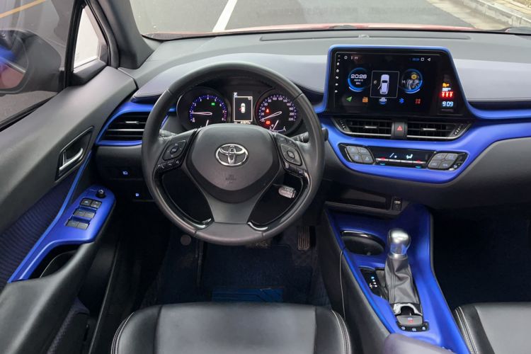 Used Toyota C-HR 2018 2.0L Luxury Sunroof Version China VI Standard
