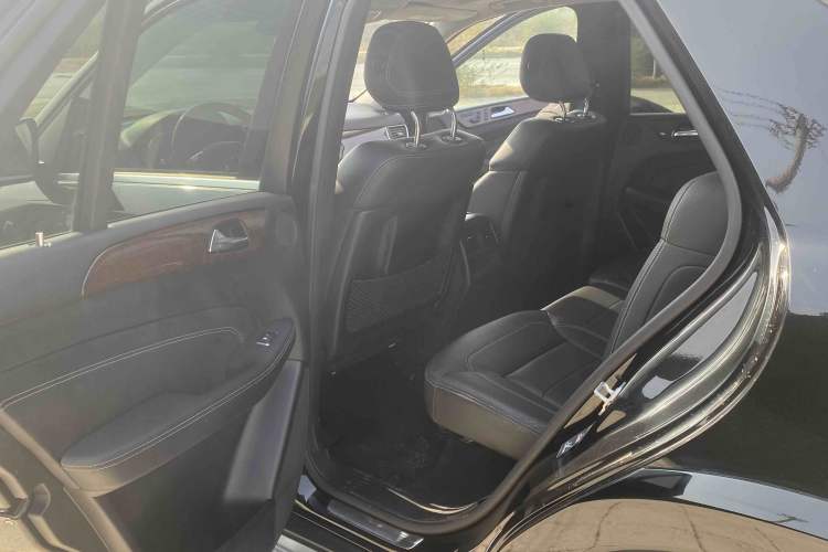 Used Mercedes-Benz M-Class 2014 ML 400 4MATIC Luxury Model