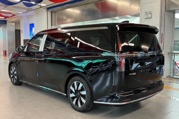 Used Volvo EM90 2025 Ultra Six-Seater