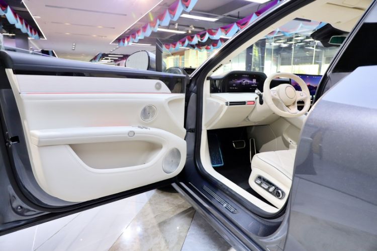 Used Hima Stelato S9 2024 All-Electric Max Rear-Drive Long-Range Version
