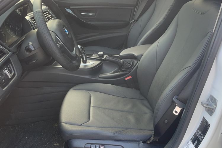 Used BMW 3 Series 2017 320Li Fashion Model Left Rear Seat