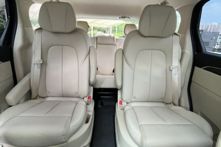 Used Buick GL8 2023 ES Lu Zun Deluxe Model Interior 4