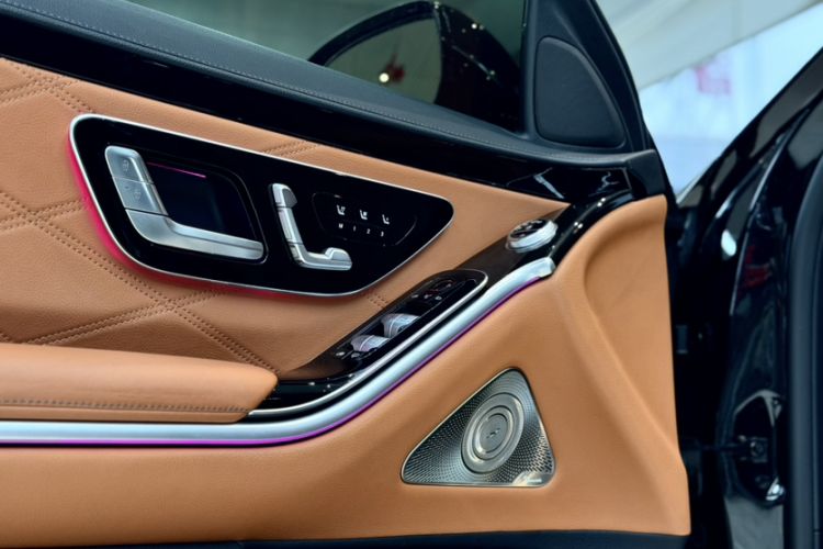 Used Mercedes-Benz Maybach S-Class 2021 S 480 4MATIC Interior 9