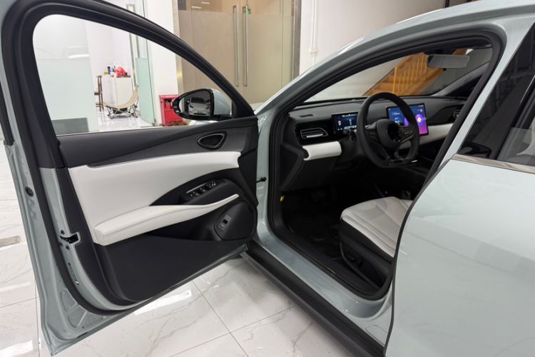 Used BYD Seal 06 New Energy 2024 DM-i 80KM Prestige Model Interior 1