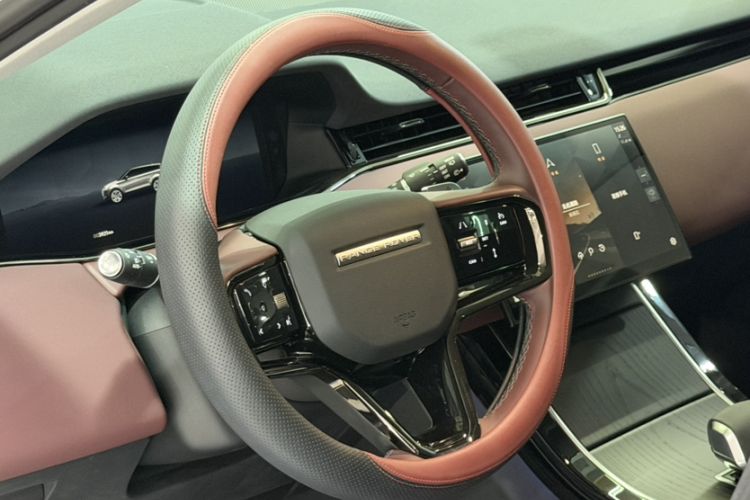 Used Land Rover Range Rover Evoque 2024 Aurora L 249 PS Prestige Light-Chasing Edition
