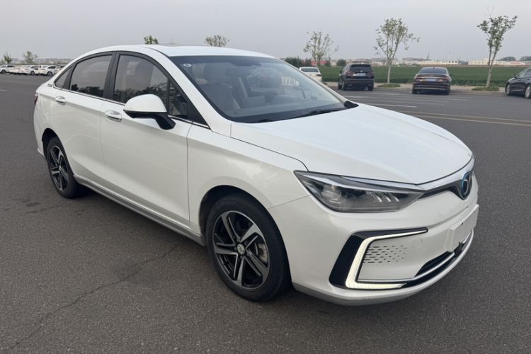 Used BAIC Beijing EU5 2018 R500 Smart Edition Exterior 6