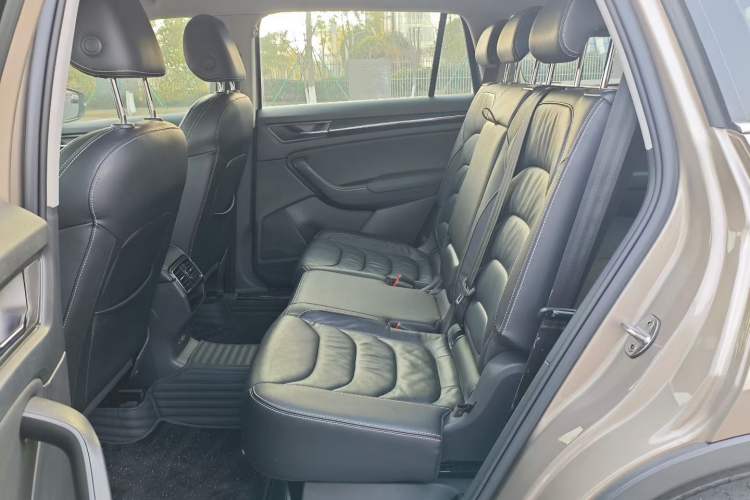 Used Skoda Kodiaq 2019 Facelifted TSI380 7-Seater All-Wheel-Drive Luxury Enjoyment Edition China VI Standard