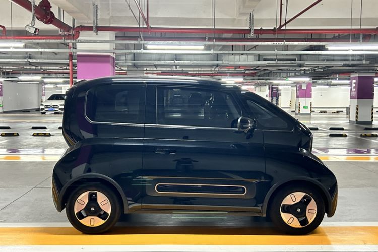 Used Baojun KiWi EV 2021 Artist Model Lithium Iron Phosphate