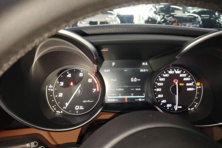 Used Alfa Romeo Giulia 2017 2.0T 200HP Luxury Edition