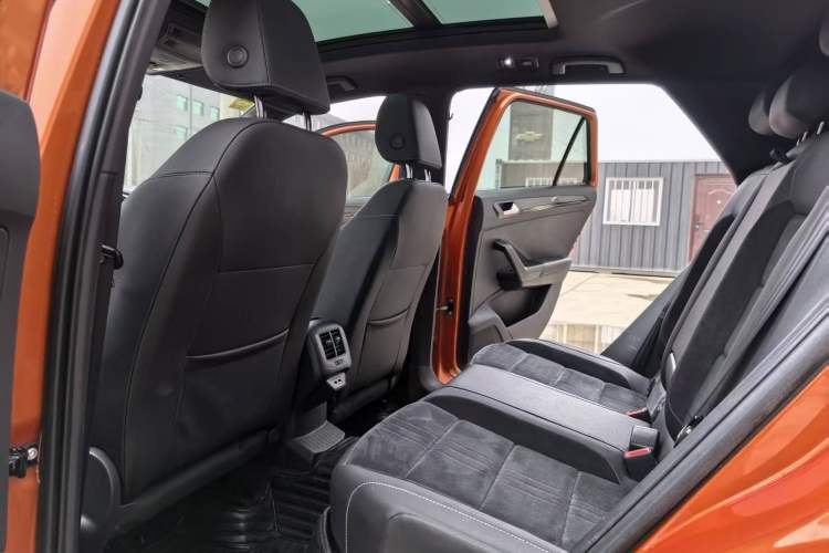 Used Volkswagen T-ROC 2020 280TSI DSG Two-Wheel-Drive Luxury Version
