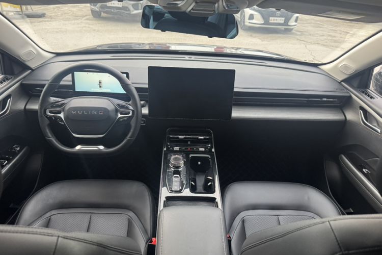 Used Wuling Xingguang 2023 150 Advanced Edition Interior 11