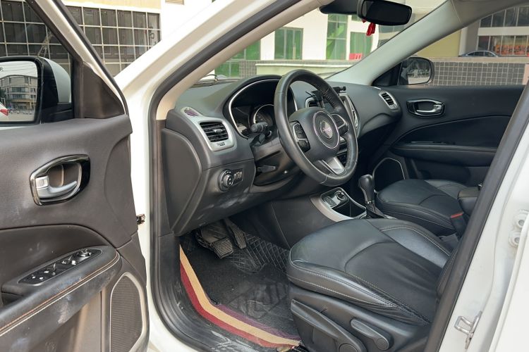 Used Jeep Compass 2017 200T Automatic Family Edition
