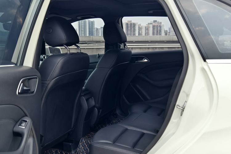 Used Mercedes-Benz B-Class 2018 B 200 Sport Edition Interior 2