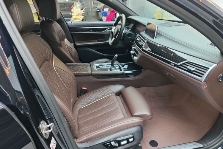 Used BMW 7 Series 2021 740Li Leading Model M Sport Package