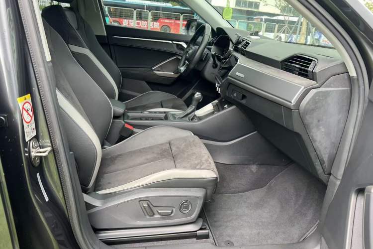 Used Audi Q3 2019 40 TFSI Fashion Dynamic Model