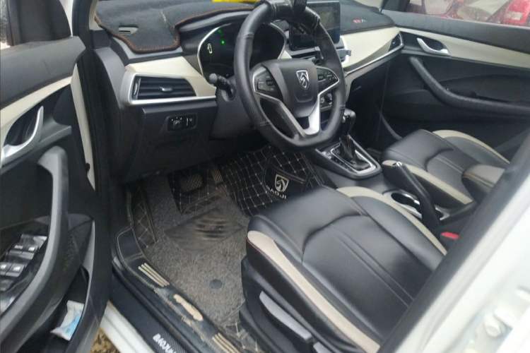 Used Baojun 360 2021 1.5L CVT Elite Version 77kW Interior 2