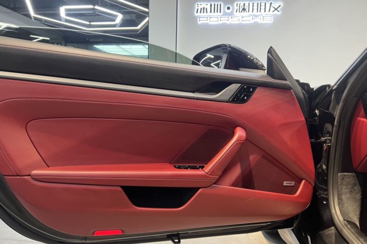 Used Porsche 911 2020 Carrera 4 3.0T Interior 11