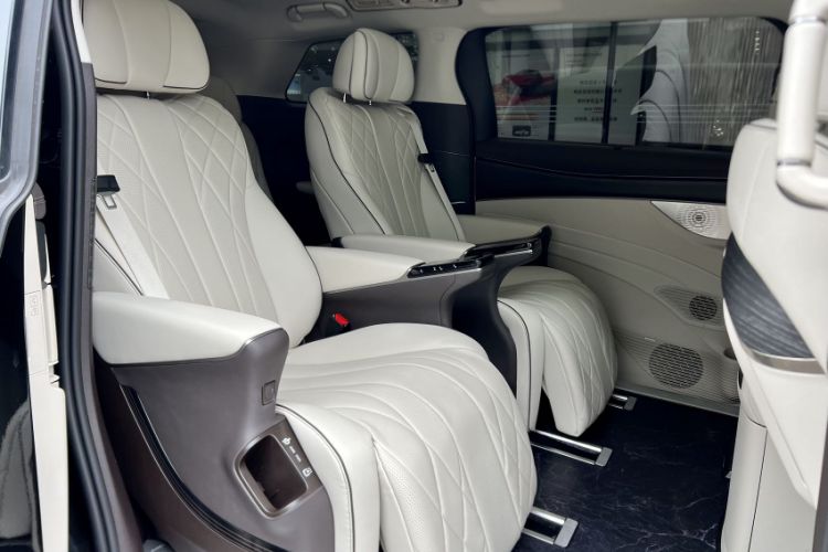 Used Denza D9 2024 DM-i 980 Four-Wheel Drive Prestige Model