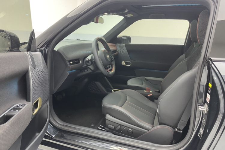 Used MINI Electric COOPER 2024 452km COOPER SE Racing Driver Interior 3