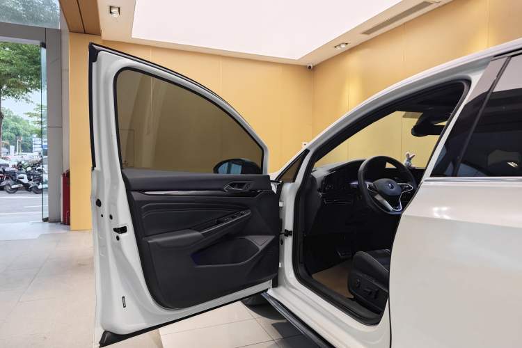 Used Volkswagen Golf 2021 280TSI DSG Pro First Edition Exterior 6