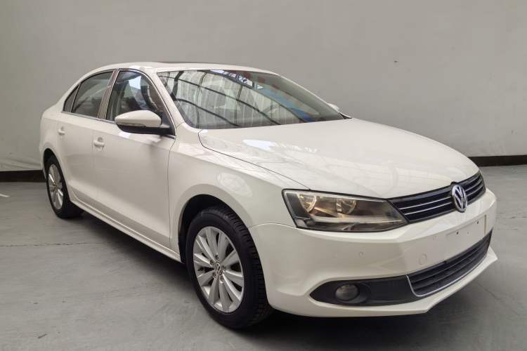 Used Volkswagen Sagitar 2014 Revised Version 1.4TSI Automatic Luxury Edition
