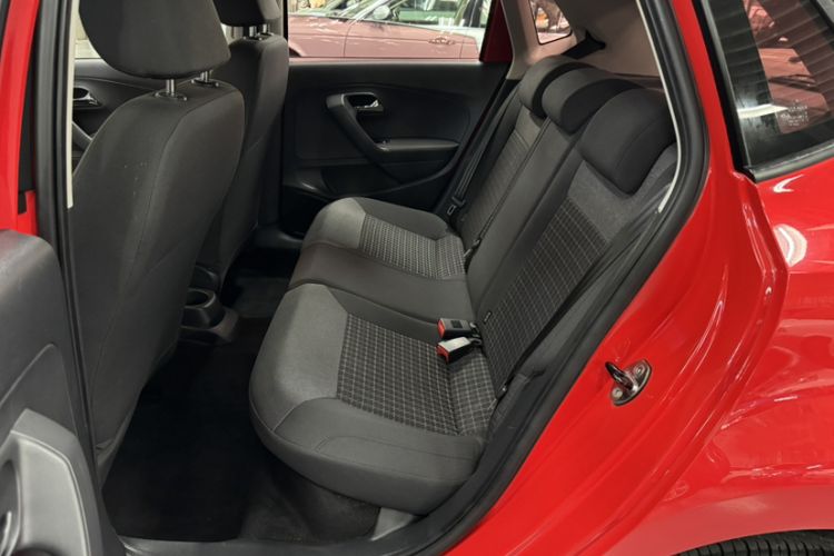 Used Volkswagen Polo 2016 1.6L Automatic Comfort Model