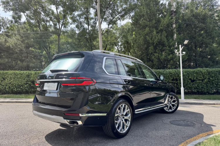 Used BMW X7 2023 xDrive40i Luxury Package with Leading Features
