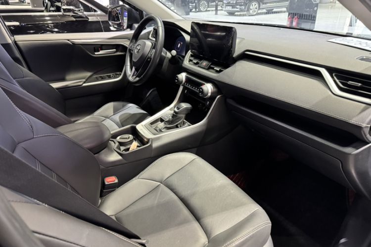 Used Toyota Wildlander 2023 2.0L CVT Two-Wheel Drive Luxury PLUS Edition
