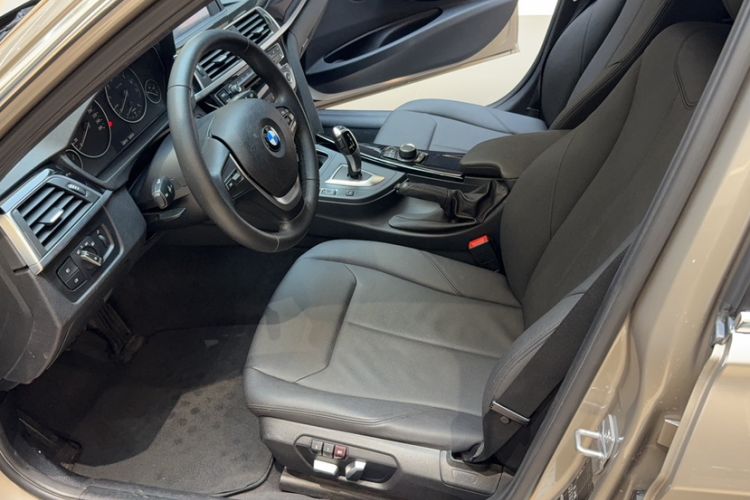 Used BMW 3 Series 2016 316Li Fashion Model
