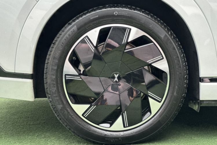 Used XPeng X9 2024 610 Long-Range Pro
