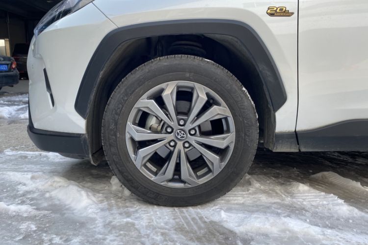 Used Toyota RAV4 2023 2.0L CVT Two-Wheel Drive 20th Anniversary Platinum Edition