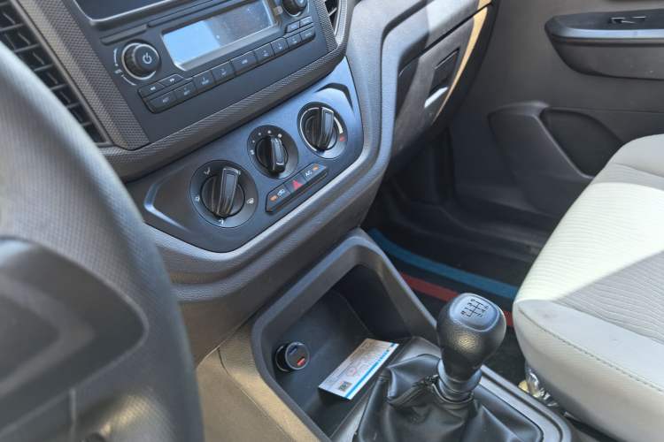 Used Wuling Hongguang V 2022 1.5L Enjoy Edition Hydraulic Power Steering LAR