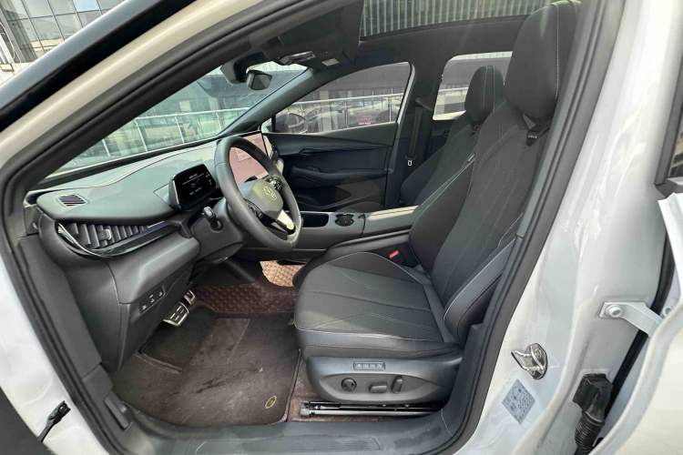 Used Volkswagen ID.UNYX 2024 Pro Long-Range Version