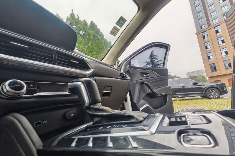 Used Bestune T77 2019 230 TID Automatic Luxury Version China VI Emission Standard
