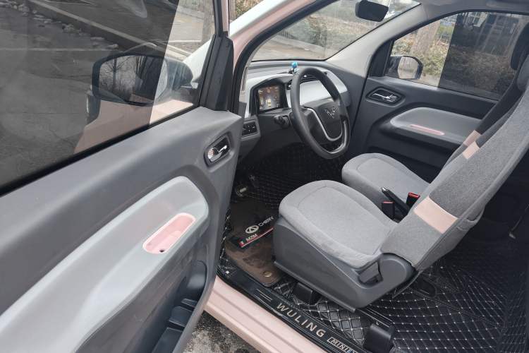 Used Wuling Hongguang MINIEV 2021 Macaron Fashion Model Lithium Iron Phosphate