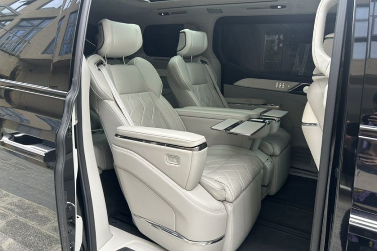 Used Volvo EM90 2025 Ultra Six-Seater