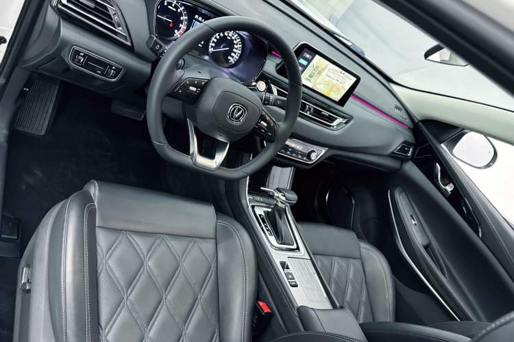 Used CHANGAN Ruicheng CC 2022 Blue Whale Edition 1.5T DCT Luxury Model Interior 3