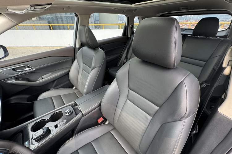 Used Nissan X-Trail 2023 e-POWER Ultra-Hybrid Dual-Motor All-Wheel-Drive Luxury Edition Interior 3