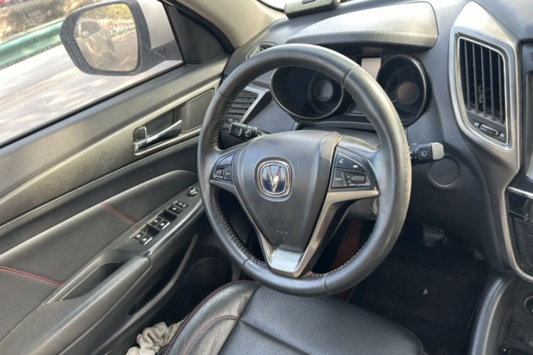 Used CHANGAN CS75 2014 2.0L Manual Luxury Version China IV Standard