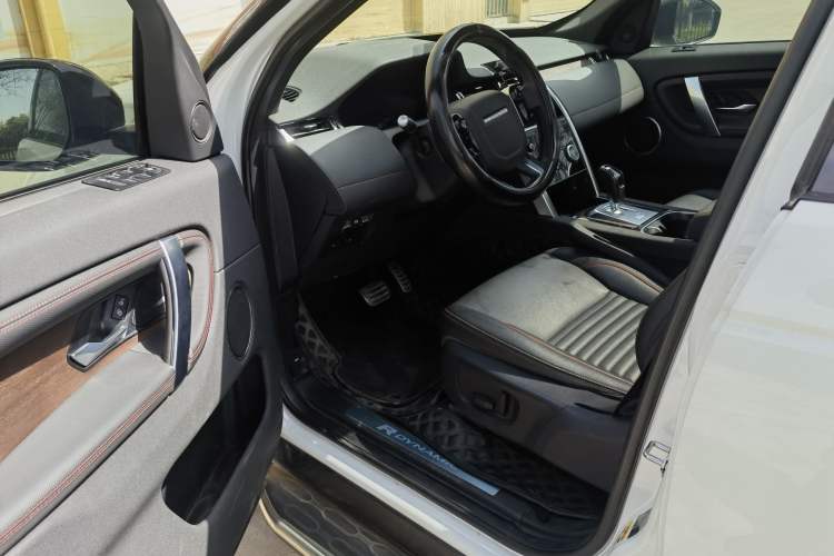 Used Land Rover Discovery Sport 2020 249 PS R-Dynamic Performance Edition Left Front Seat