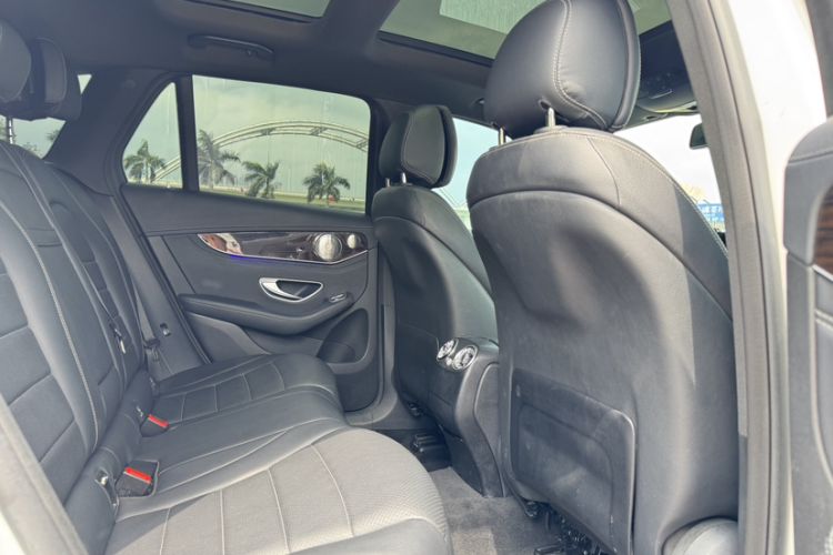 Used Mercedes-Benz GLC 2017 GLC 260 4MATIC Luxury Model
