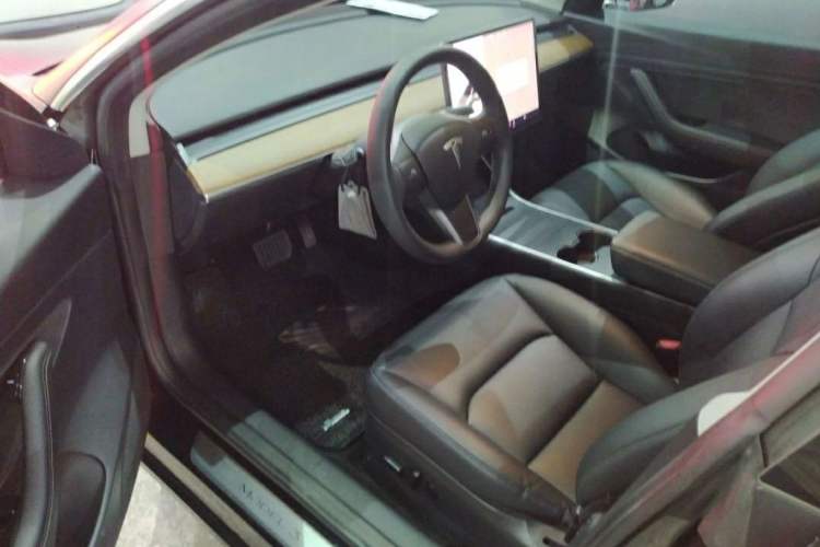 Used Tesla Model 3 2020 Standard Range Rear-Wheel Drive Upgraded Version Interior 3