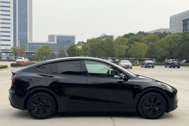 Used Tesla Model Y 2023 Rear-Wheel-Drive Version