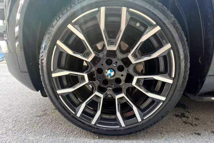 Used BMW X5 2023 xDrive 40Li M Sport Night Edition Package Exterior 5