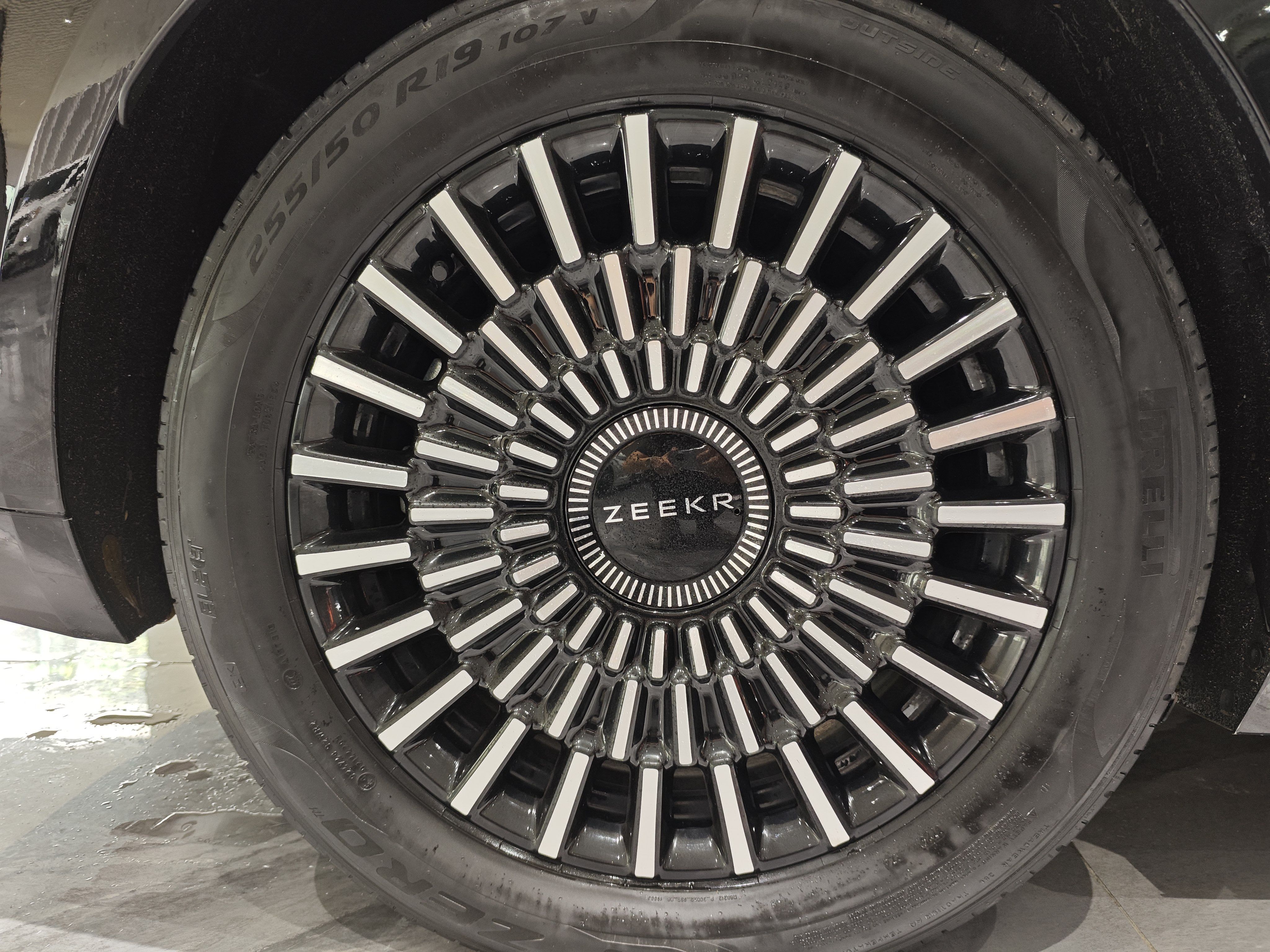 Zeekr 009 2024 Six-Seat Executive Version 4WD 108 kWh — снимка 18