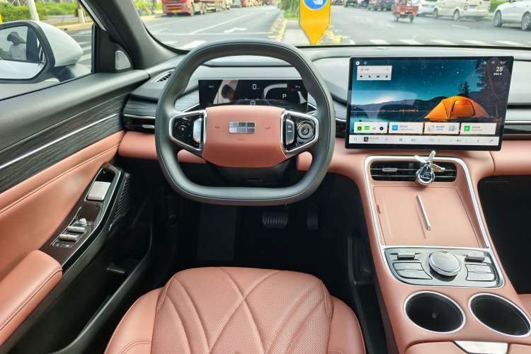 Used Geely Galaxy L6 2025 EM-i 140km Long-Range Version