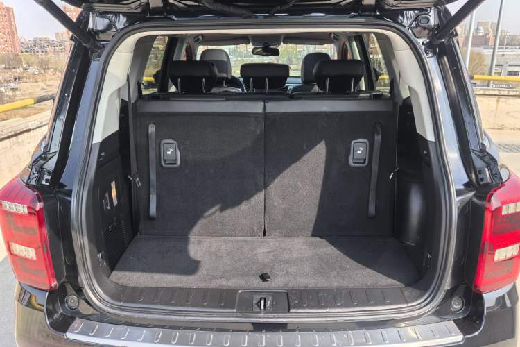 Used GAC Trumpchi GS8 2017 320T Two-Wheel Drive Luxury Smart Connectivity Version (7 Seats)