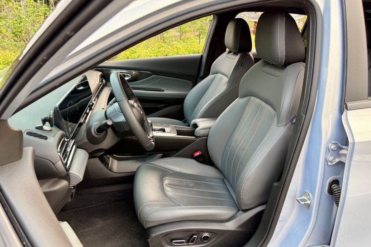 Used GAC Trumpchi EMPOW 2024 270T DCT Yingbao R-Style Edition Left Front Seat