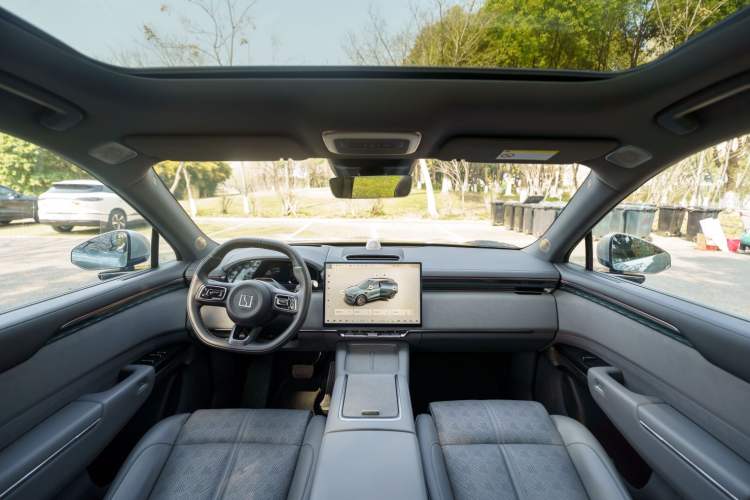 Used Zeekr 7X 2025 100 kWh Long-Range Rear-Wheel Drive with Intelligent Driving Features Interior 6