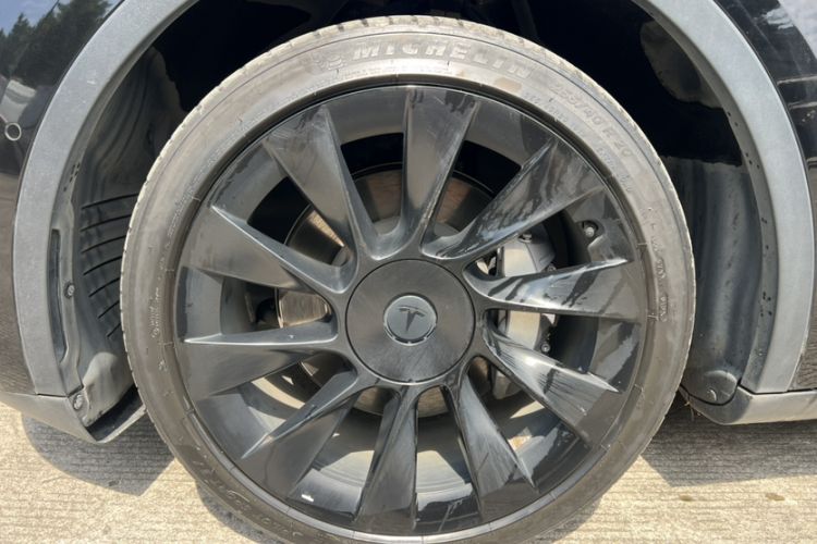 Used Tesla Model Y 2021 Long-Range All-Wheel-Drive Version